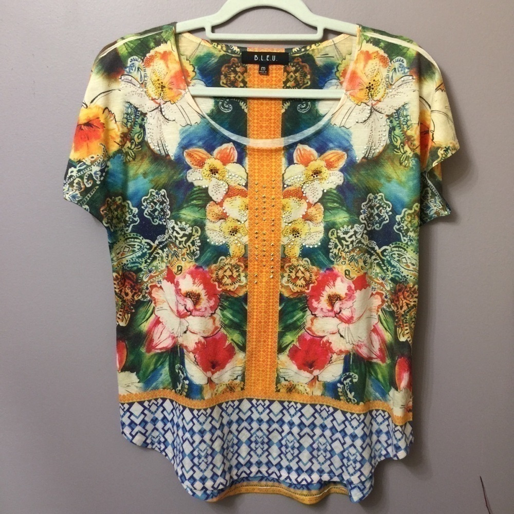 𝅺BLEU boho bright floral mixed print top with embellishments size Medium.